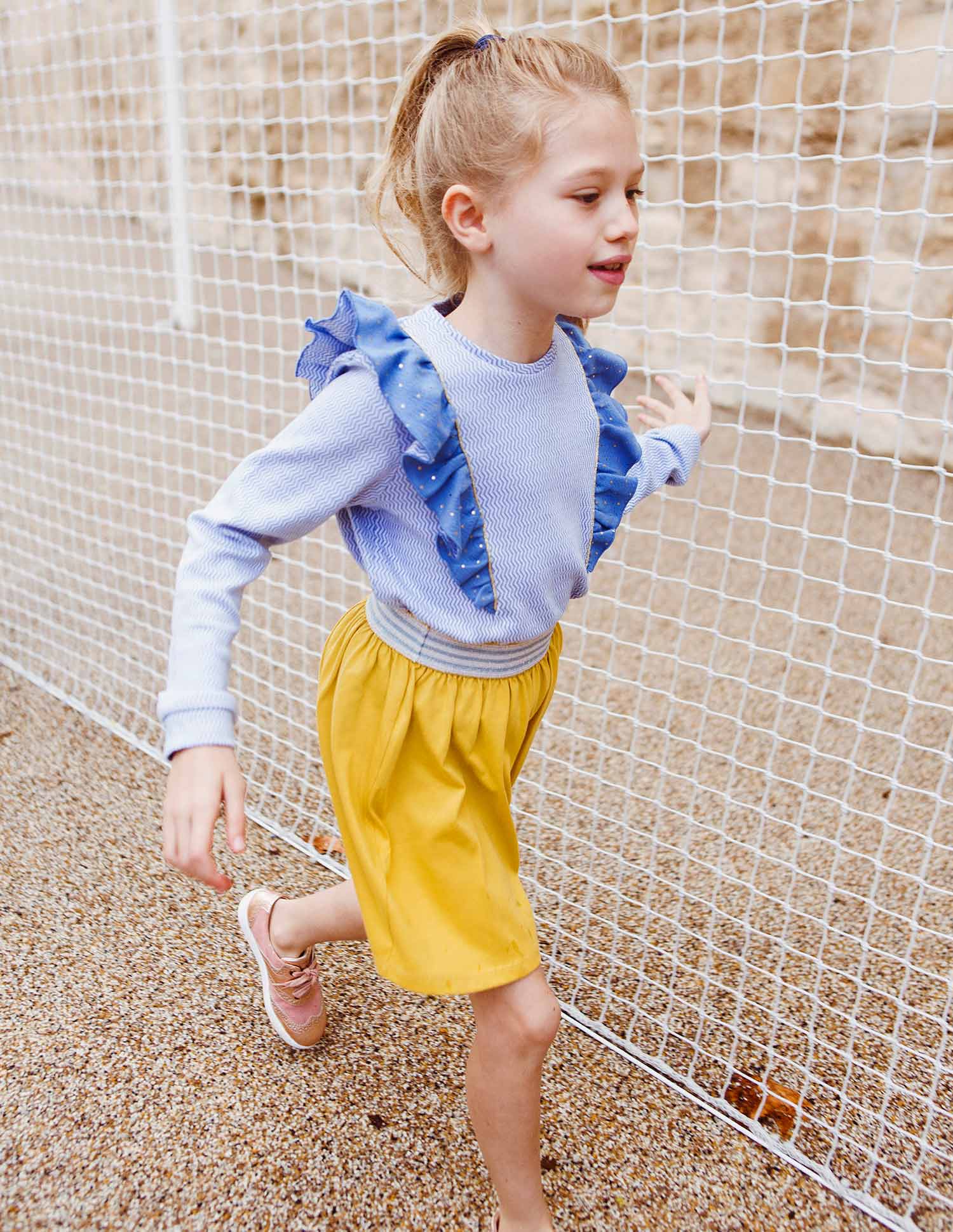 White and blue flounced sweater blue-frill-sweater