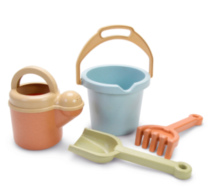 Sustainable bucket and spade set