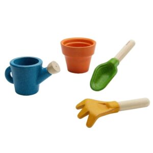 Wooden gardening set