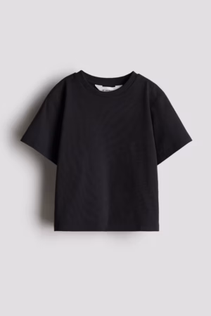 boys black t-shirt