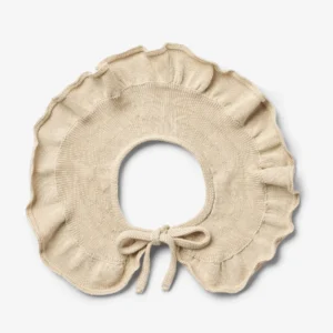 cream knit collar