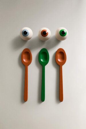 childrens halloween spoon game